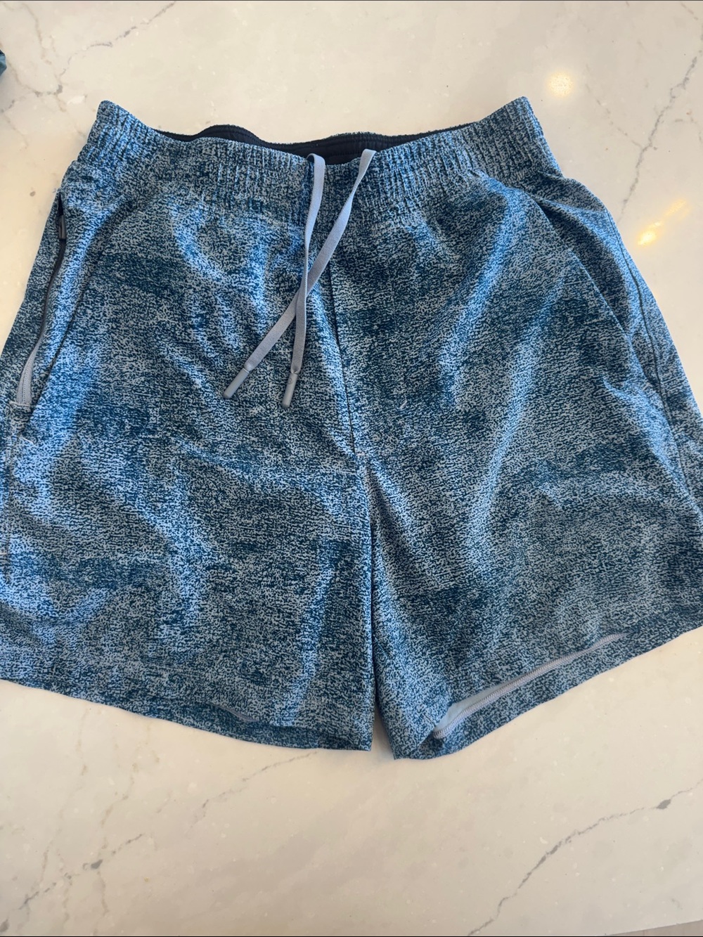 lululemon athletica Men's Heathered Navy Blue Drawstring Athletic Shorts